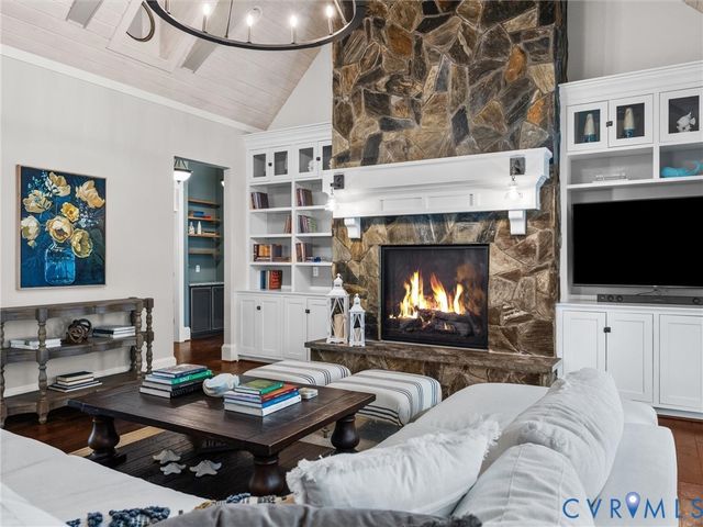 2337 Cheverton Ln, Midlothian, VA 23112