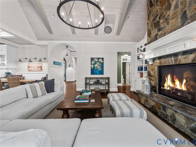 2337 Cheverton Ln, Midlothian, VA 23112
