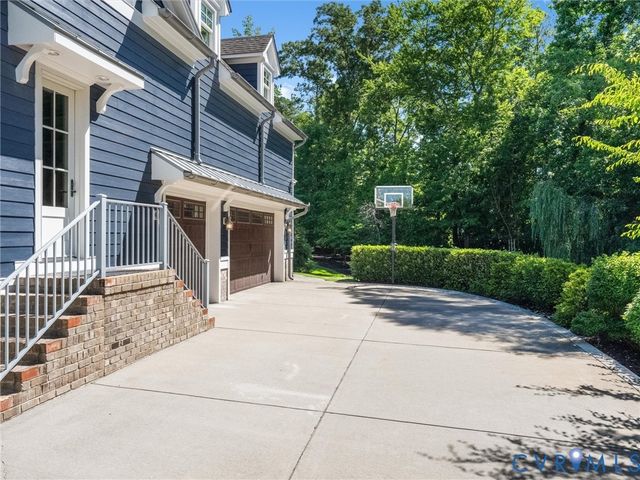 2337 Cheverton Ln, Midlothian, VA 23112