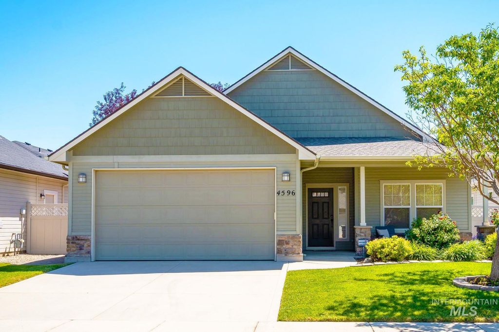 4596 N Vin Santo Avenue, Meridian, ID 83646