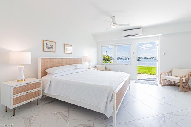 1325 7th ST S 7A, Naples, FL 34102