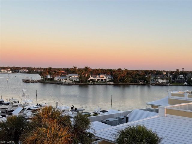 1325 7th ST S 7A, Naples, FL 34102