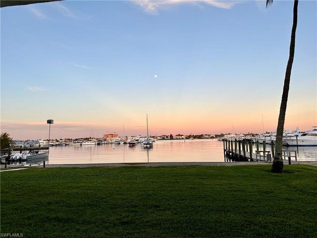 1325 7th ST S 7A, Naples, FL 34102