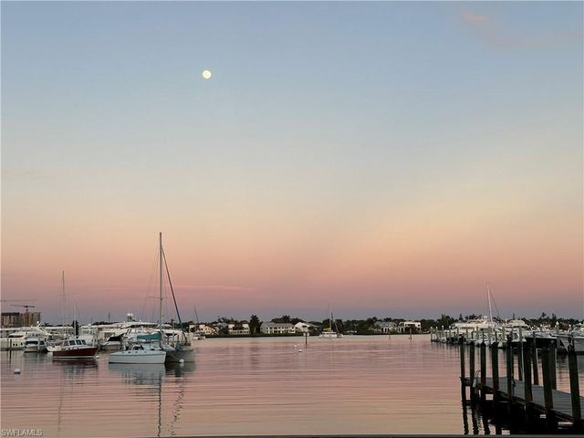 1325 7th ST S 7A, Naples, FL 34102