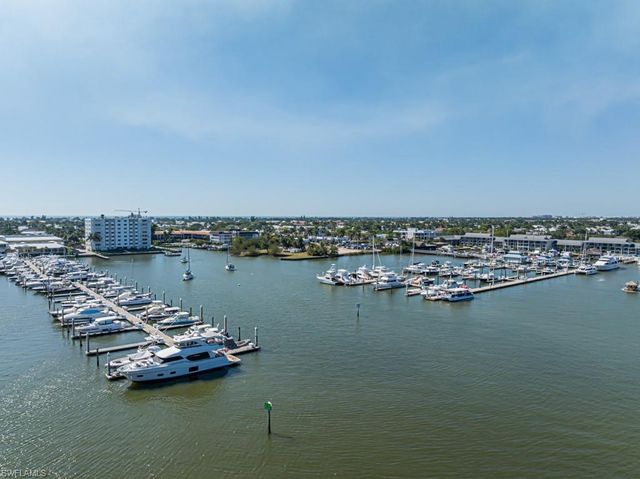 1325 7th ST S 7A, Naples, FL 34102