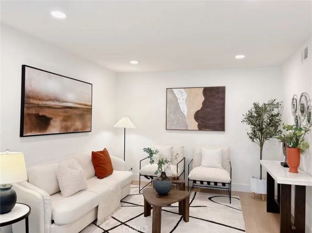 32 Spinnaker, Irvine, CA 92614