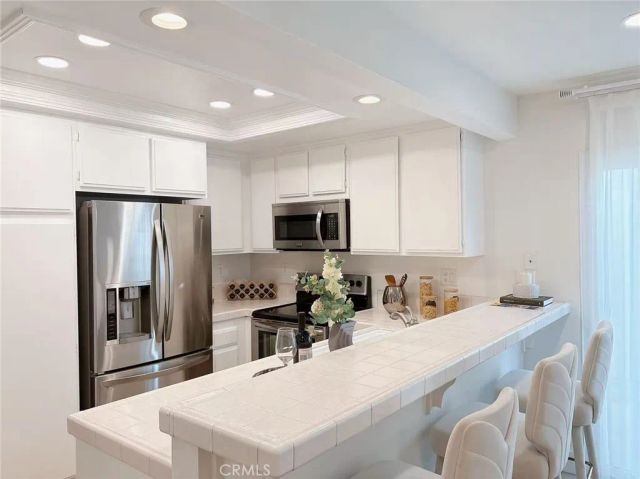 32 Spinnaker, Irvine, CA 92614