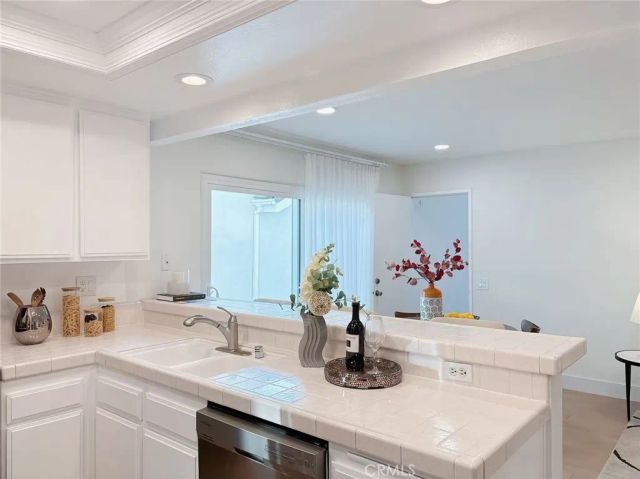 32 Spinnaker, Irvine, CA 92614