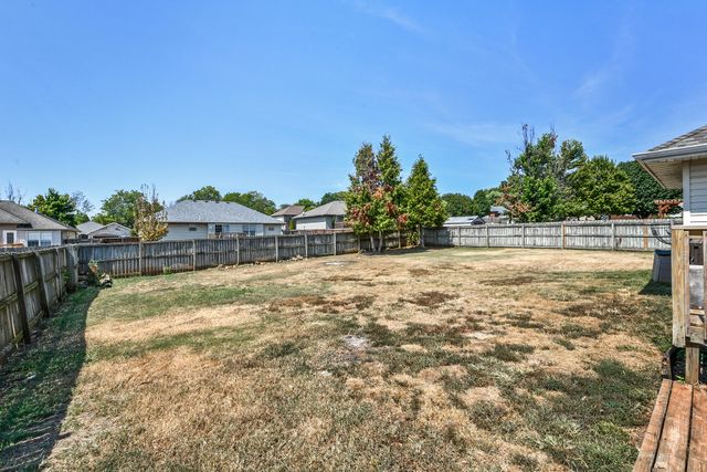 605 W Chandler Drive, Willard, MO 65781