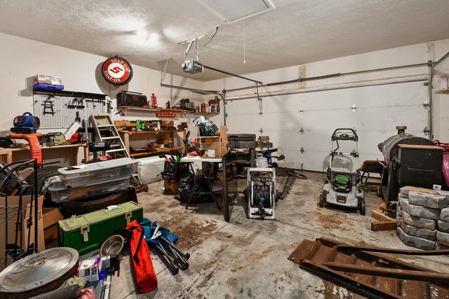 605 W Chandler Drive, Willard, MO 65781