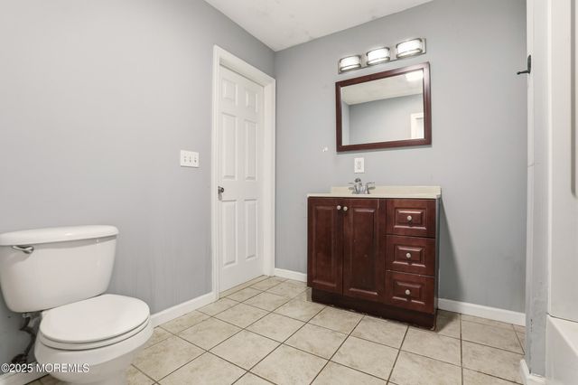 537 Holly Village Lane, Toms River, NJ 08753