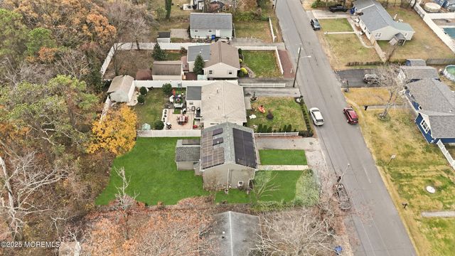 537 Holly Village Lane, Toms River, NJ 08753