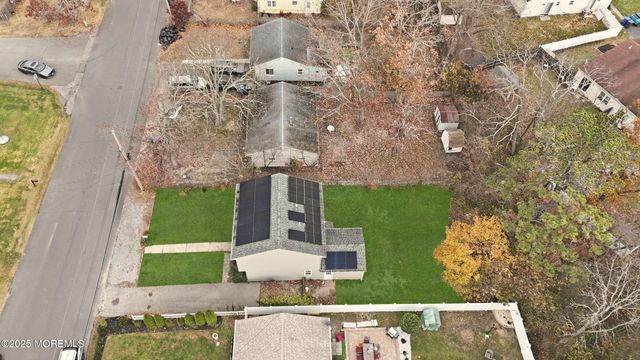 537 Holly Village Lane, Toms River, NJ 08753