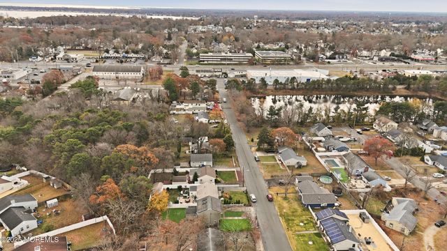 537 Holly Village Lane, Toms River, NJ 08753