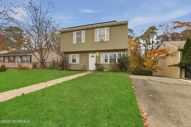 537 Holly Village Lane, Toms River, NJ 08753