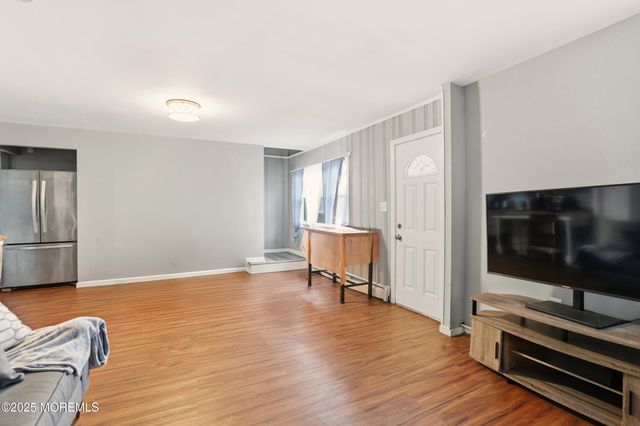 537 Holly Village Lane, Toms River, NJ 08753