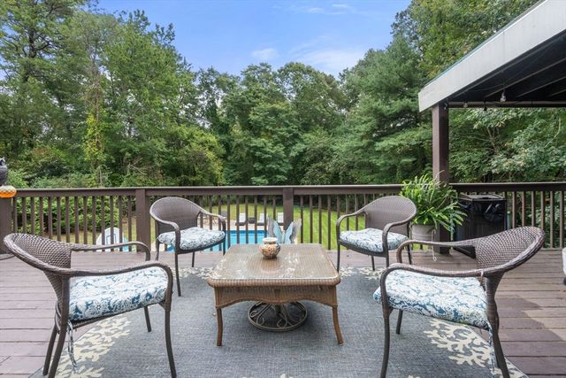 12 Old Barn Rd, Plymouth, MA 02360