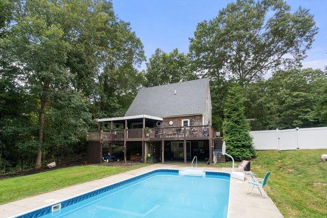 12 Old Barn Rd, Plymouth, MA 02360