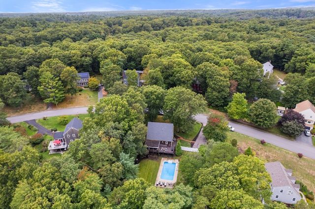 12 Old Barn Rd, Plymouth, MA 02360