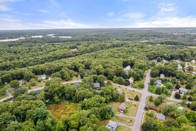 12 Old Barn Rd, Plymouth, MA 02360