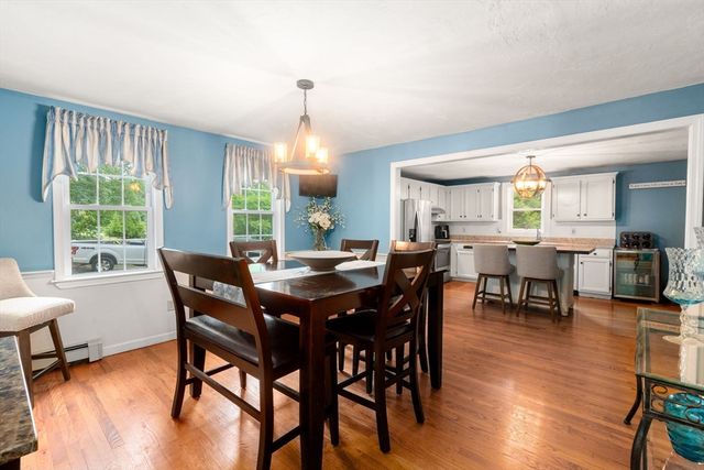 12 Old Barn Rd, Plymouth, MA 02360