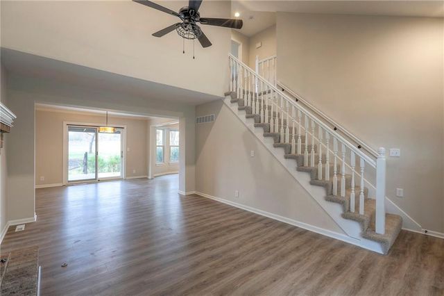 11822 Oakmont Street, Overland Park, KS 66210