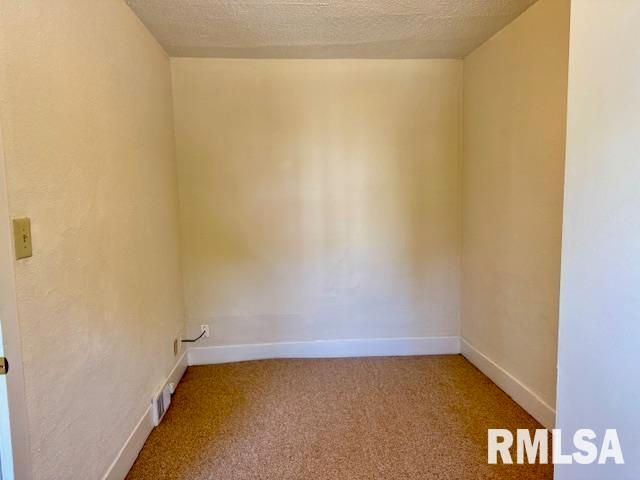 511 MAIN Avenue, Clinton, IA 52732