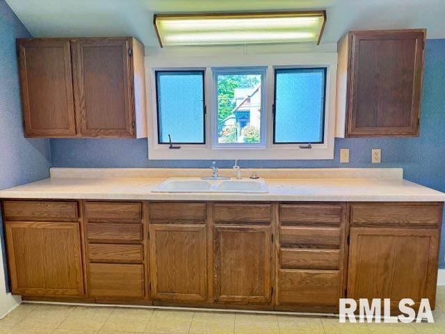 511 MAIN Avenue, Clinton, IA 52732