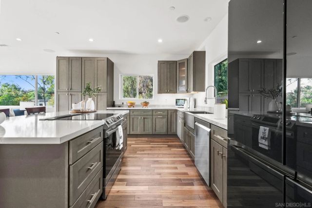 3537-39 Dove Hollow Rd., Encinitas, CA 92024
