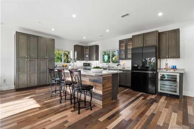 3537-39 Dove Hollow Rd., Encinitas, CA 92024