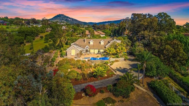 3537-39 Dove Hollow Rd., Encinitas, CA 92024