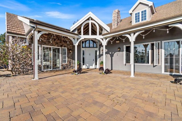 3537-39 Dove Hollow Rd., Encinitas, CA 92024