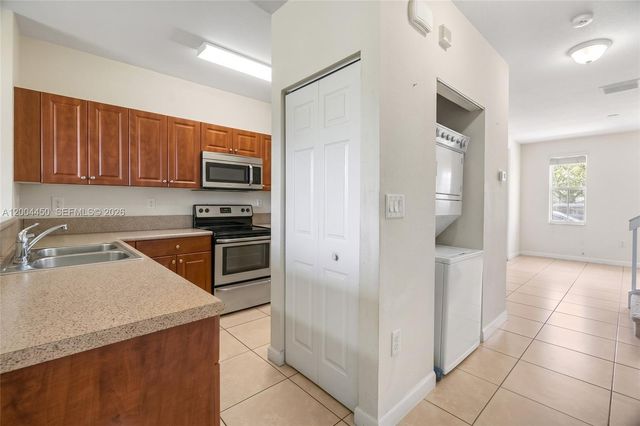 3065 SE 1st Dr 6, Homestead, FL 33033