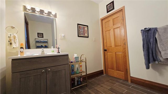 220 N 17th Street, St Joseph, MO 64501