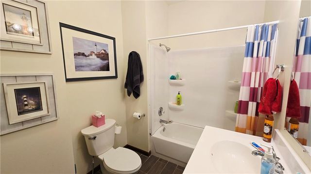 220 N 17th Street, St Joseph, MO 64501