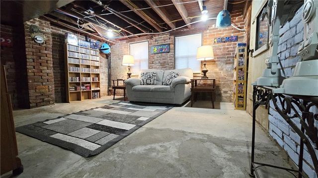 220 N 17th Street, St Joseph, MO 64501