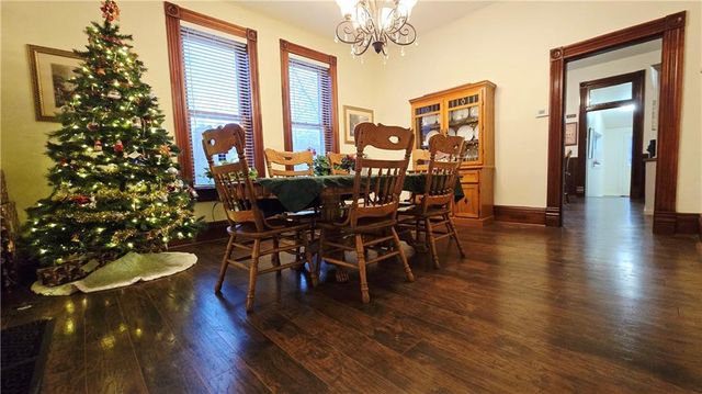 220 N 17th Street, St Joseph, MO 64501