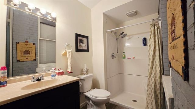 220 N 17th Street, St Joseph, MO 64501