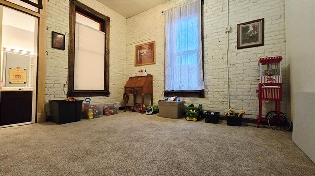 220 N 17th Street, St Joseph, MO 64501