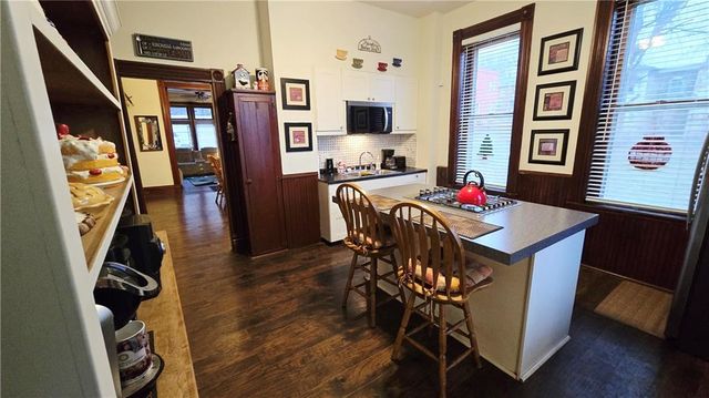 220 N 17th Street, St Joseph, MO 64501