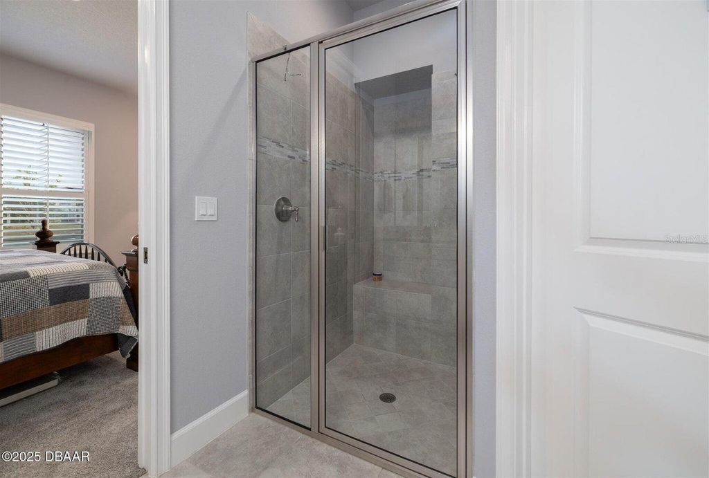 Image 16 of property listing at 27 LONGRIDGE LANE, Ormond Beach, FL 32174