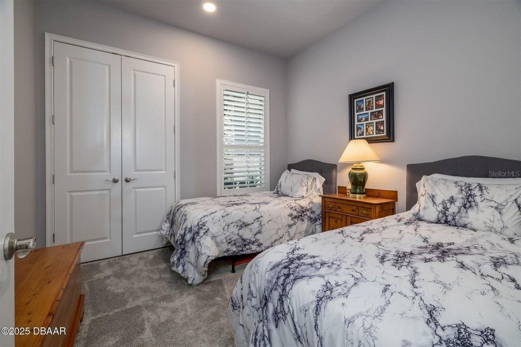 Image 17 of property listing at 27 LONGRIDGE LANE, Ormond Beach, FL 32174