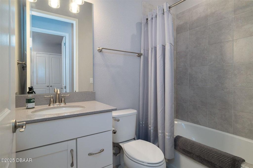 Image 18 of property listing at 27 LONGRIDGE LANE, Ormond Beach, FL 32174