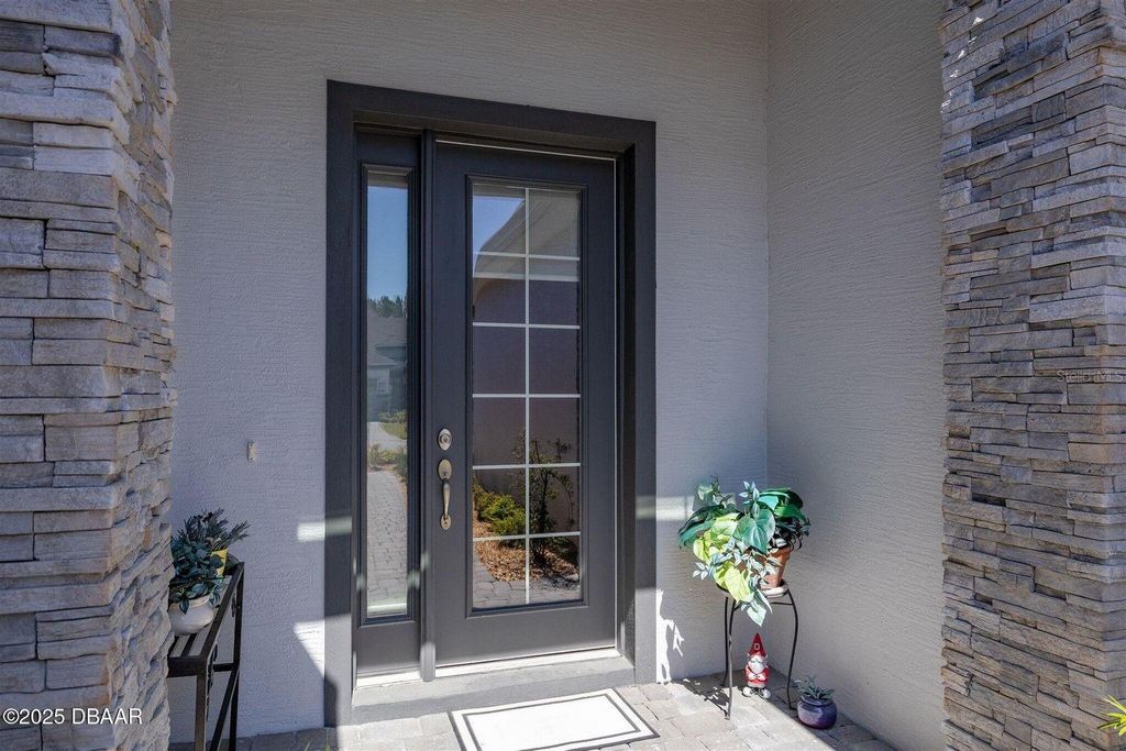 Image 3 of property listing at 27 LONGRIDGE LANE, Ormond Beach, FL 32174