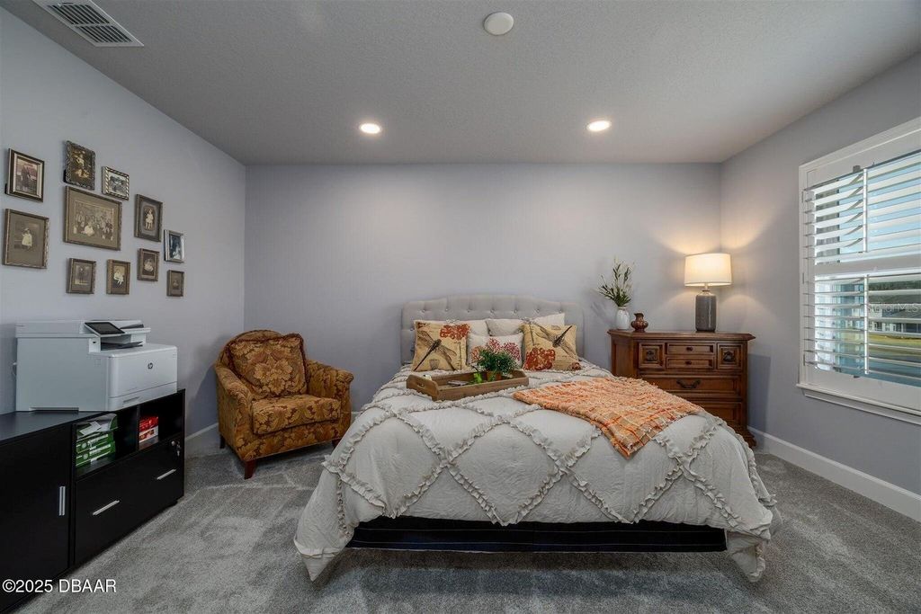 Image 21 of property listing at 27 LONGRIDGE LANE, Ormond Beach, FL 32174