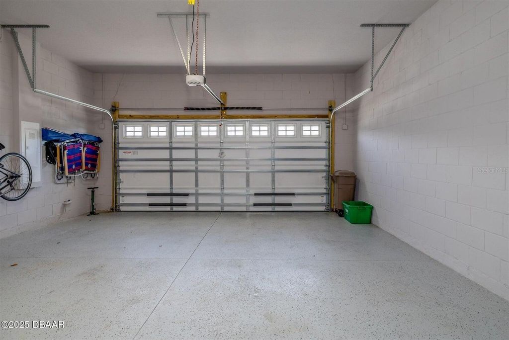 Image 24 of property listing at 27 LONGRIDGE LANE, Ormond Beach, FL 32174