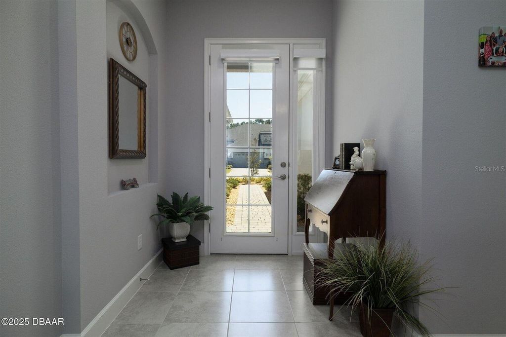 Image 4 of property listing at 27 LONGRIDGE LANE, Ormond Beach, FL 32174