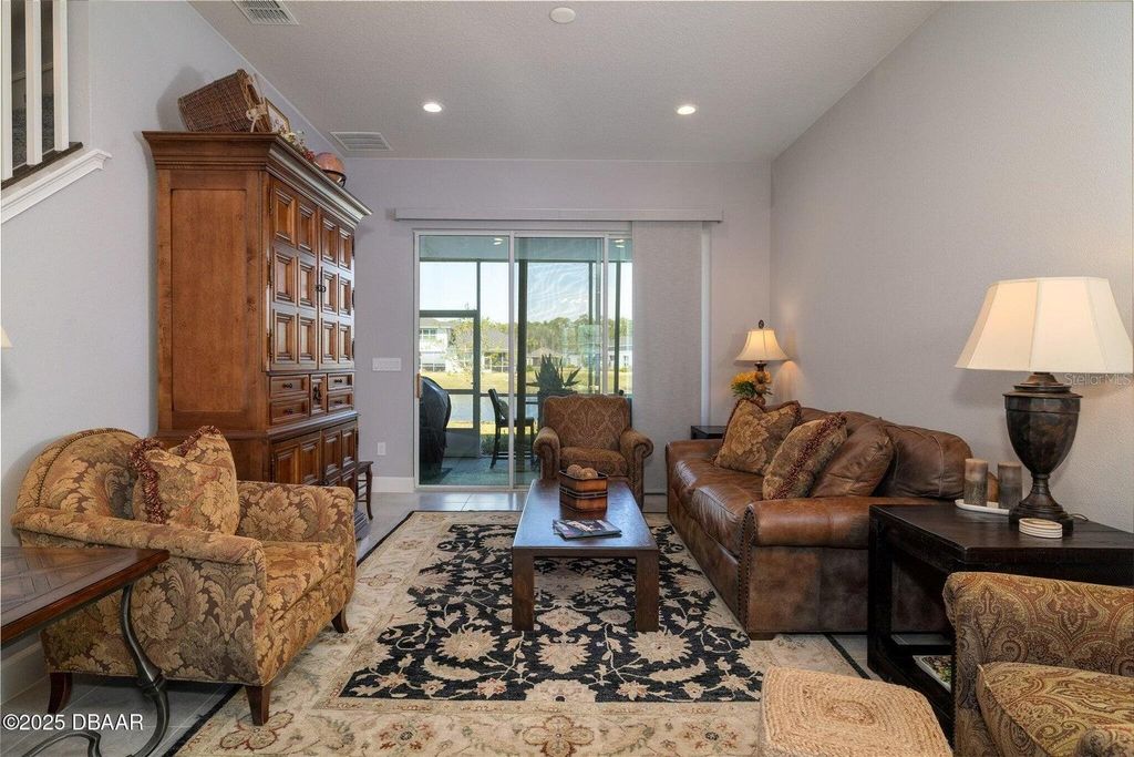 Image 6 of property listing at 27 LONGRIDGE LANE, Ormond Beach, FL 32174