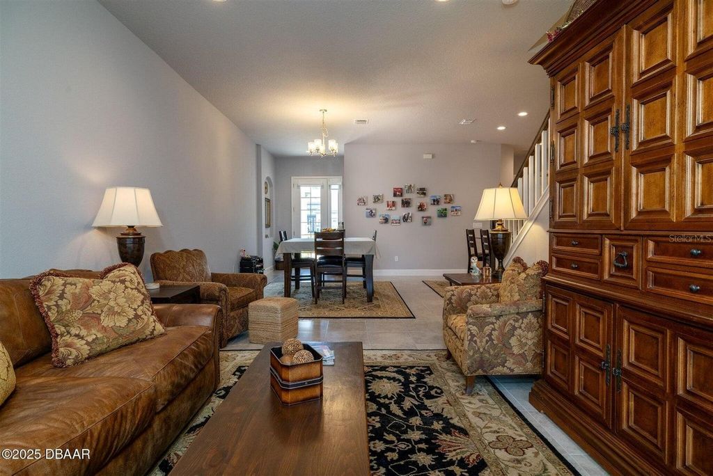 Image 7 of property listing at 27 LONGRIDGE LANE, Ormond Beach, FL 32174