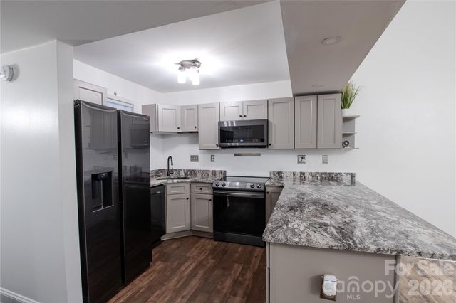 100 Willow Run Drive 2, Gastonia, NC 28056